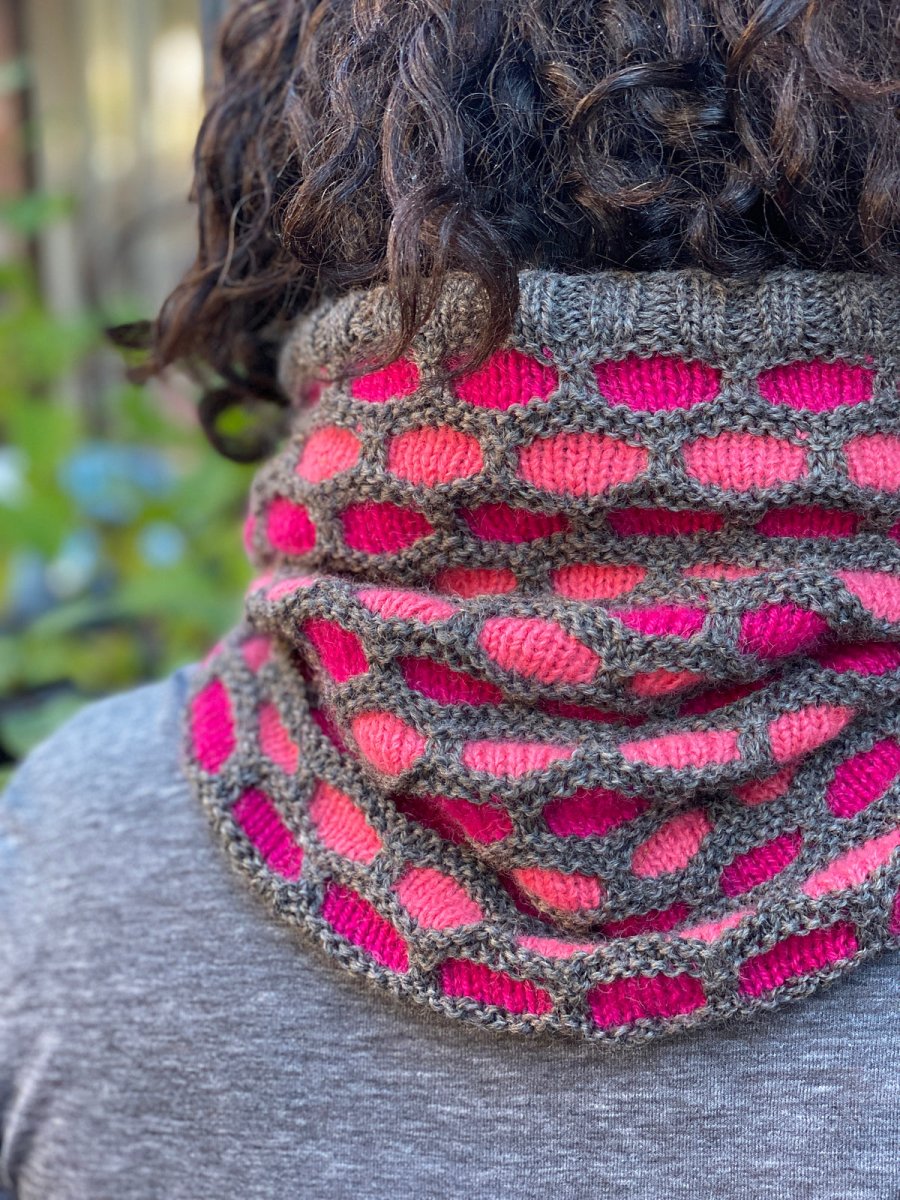 Hella Hot Hexie Cowl : March 3 - at Wabi Sabi