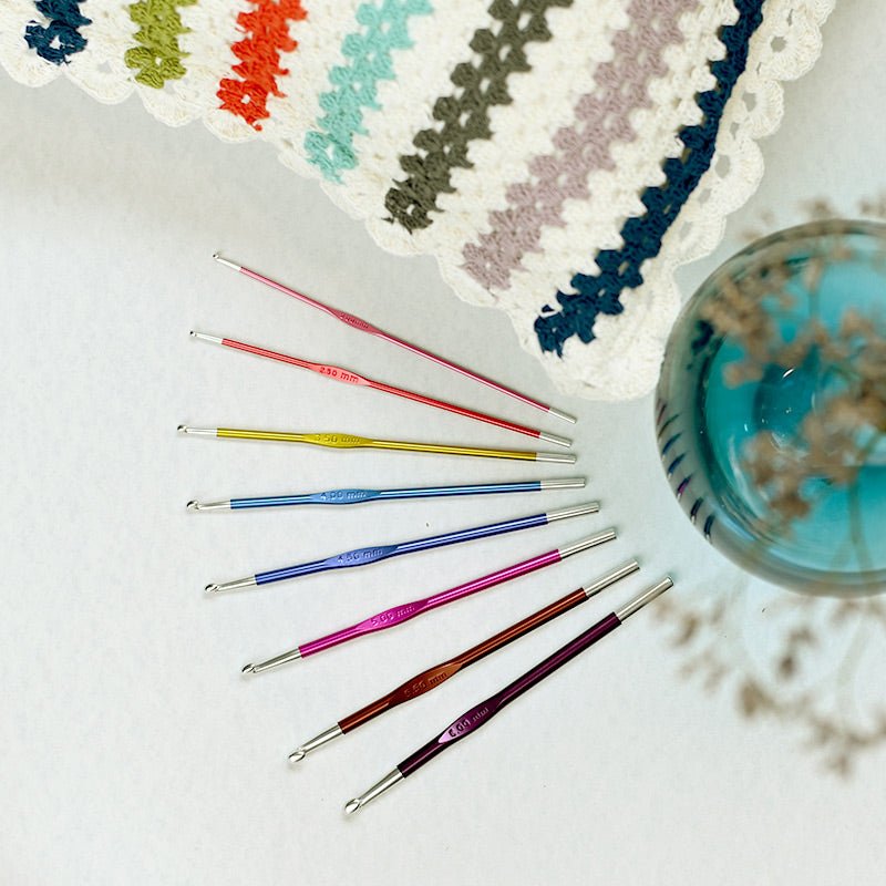 [2mm - 6mm] Crochet Hooks Set Multi-Colored, Ergonomic Anti-Slippery Rubber  Handle, Tomorotec Art Knitting Needles for Yarn Craft Set with Stitch