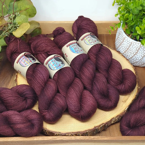 Burgundy leo bfl by alley cat yarns at Wabi Sabi