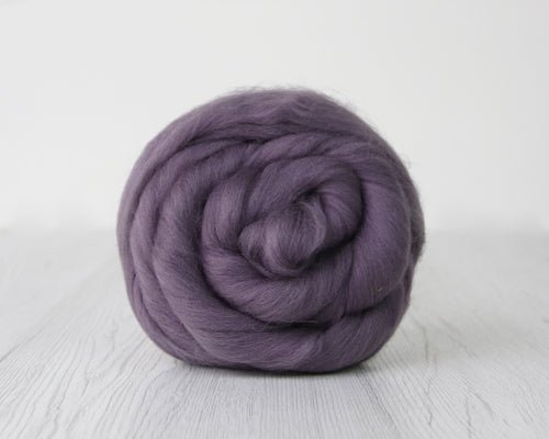 'fog ' corriedale roving by gram by ashford / dyeing house gallery | Wabi Sabi