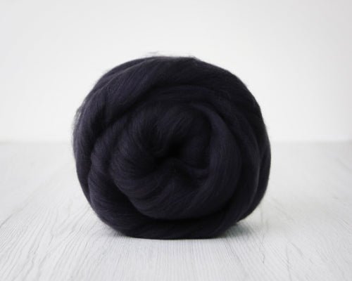 'seal ' corriedale roving by gram by ashford / dyeing house gallery | Wabi Sabi