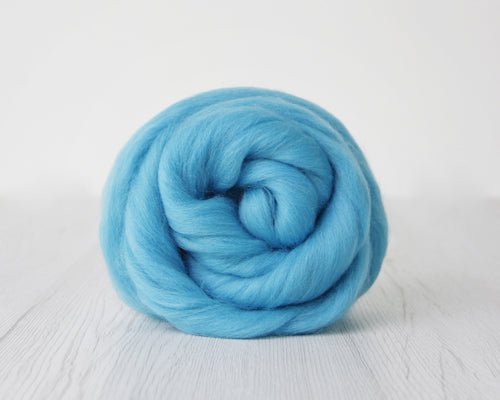 'water ' corriedale roving by gram by ashford / dyeing house gallery | Wabi Sabi