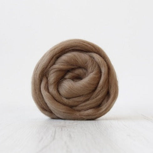 'earth ' corriedale roving by gram by Ashford / DHG | Wabi Sabi