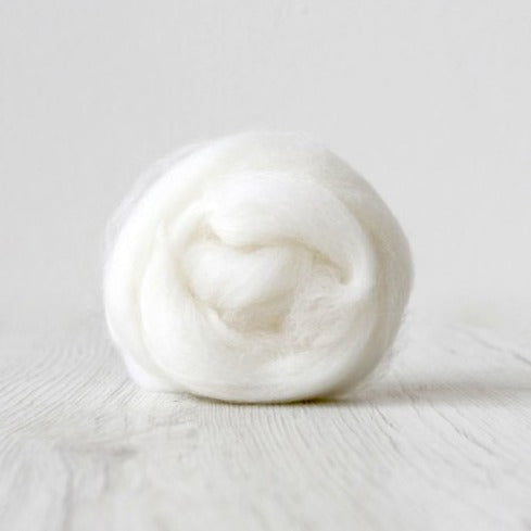 'snow ' corriedale roving by gram by Ashford / DHG | Wabi Sabi