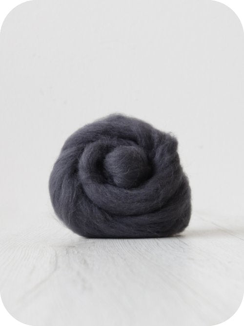 'storm ' corriedale roving by gram by Ashford / DHG | Wabi Sabi