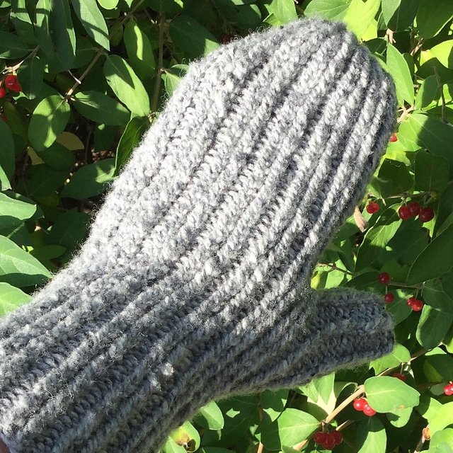' ' gneiss mittens by impertiknits | Wabi Sabi